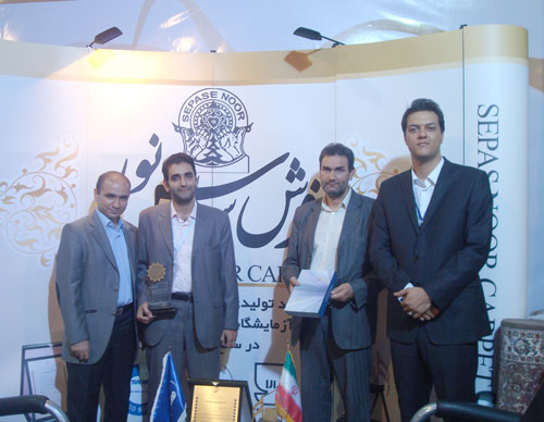 برترین طرح فرش نمایشگاه فرش ماشینی تهران برگزیده شد.