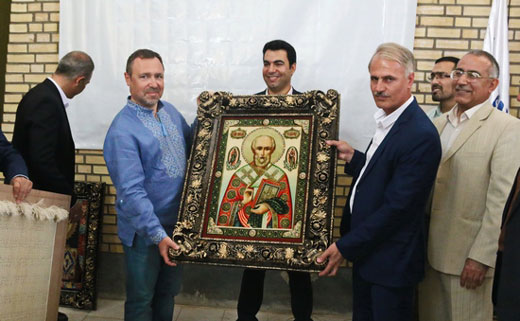 گزارش تصویری از بازدید سفیر اوکراین از مجموعه فرش تاپ در آران و بیدگل