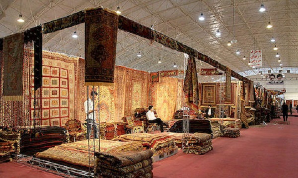 يك غرفه فرش دستباف ايراني