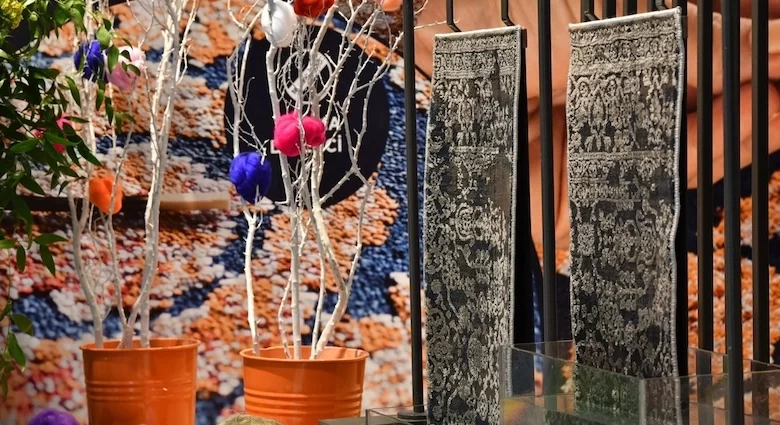 نمایشگاه دموتکس ترکیه فرش و گلدان فرشی