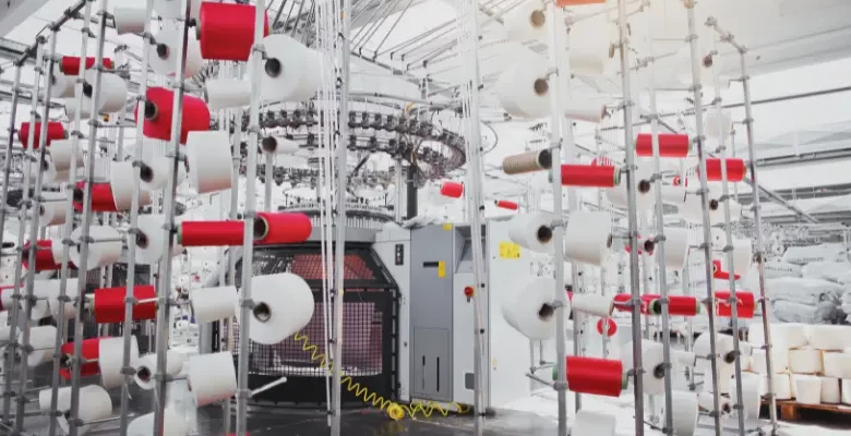 نمایی از کارخانه نساجی متروکه در ترکیه پس از اعلام ورشکستگی دو شرکت بزرگ این صنعت.