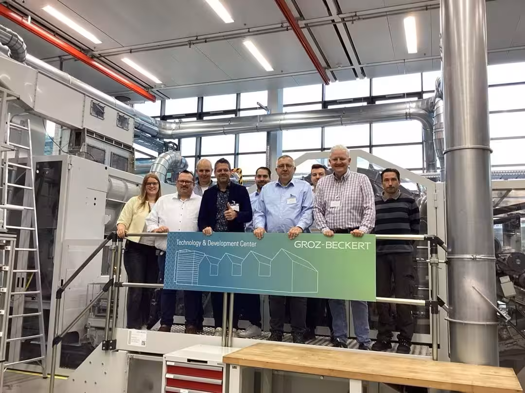 نمایی از همکاری فنی گروزبکرت و ترتفورد در مرکز منسوجات بیبافت آلمان برای توسعه فناوری تولید فرشهای لوکس پشمی.