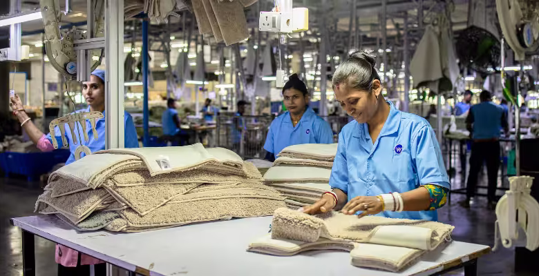 کارگران کنیایی در کارخانه پوشاک مدرن با هدف جذب سرمایه‌گذاری ترکیه