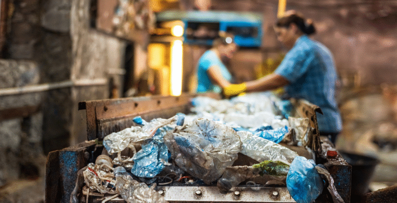 کارخانه بازیافت پلاستیک در اروپا در حال تعطیلی؛ فرصتی برای صنعت ایران