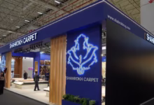 غرفه فرش شاهرخ کاشان در نمایشگاه بین‌المللی فرش استانبول با نمایش فرش‌های ۱۷۰۰ و ۱۲۰۰ شانه