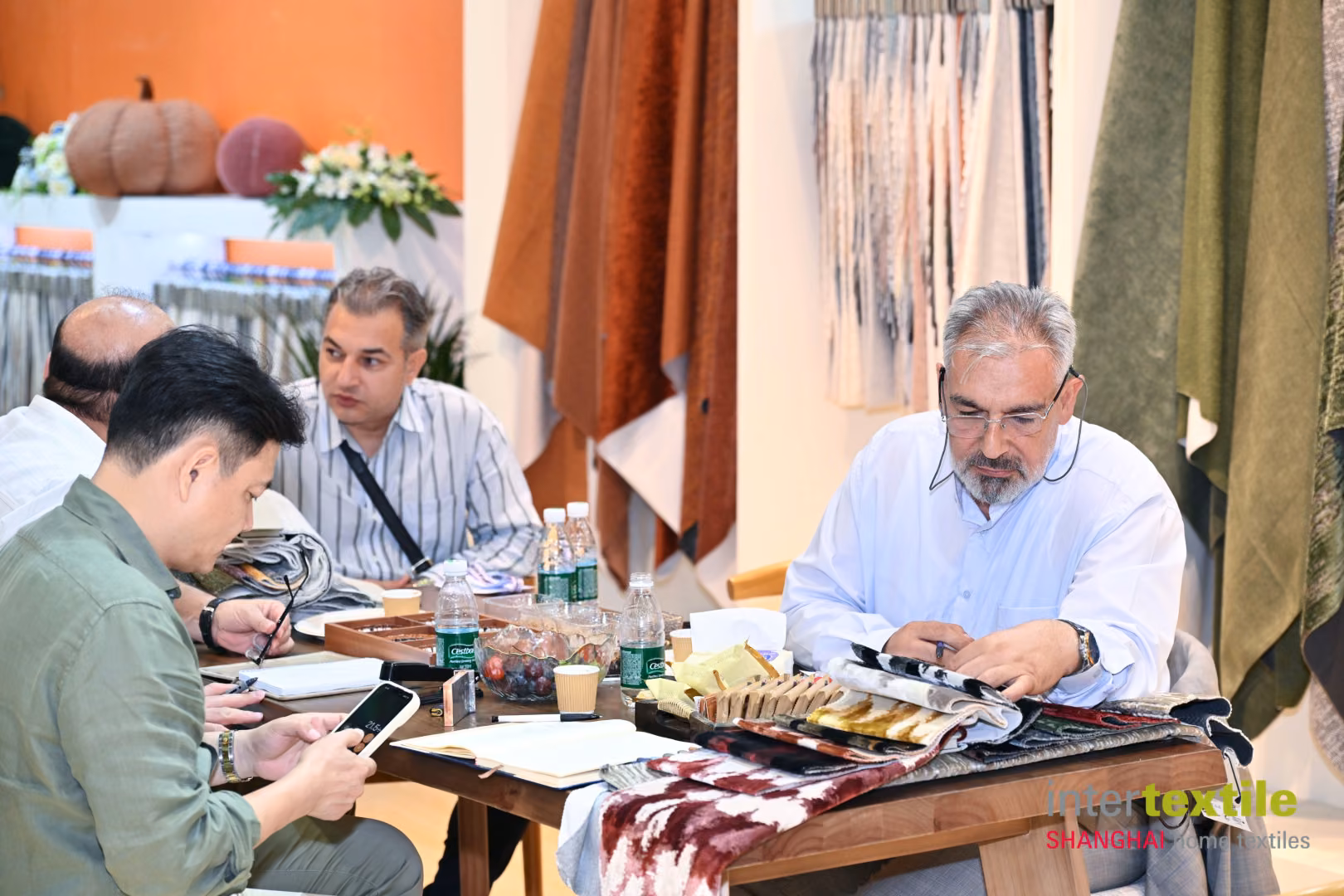 حضور بازدیدکنندگان در نمایشگاه منسوجات خانگی شانگهای ۲۰۲۶