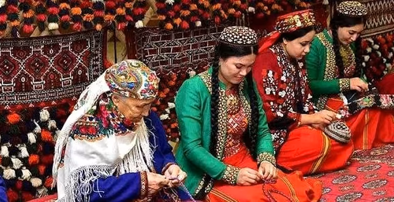 صنایع دستی گلستان شامل منسوجات سنتی و محصولات هنری بومی استان